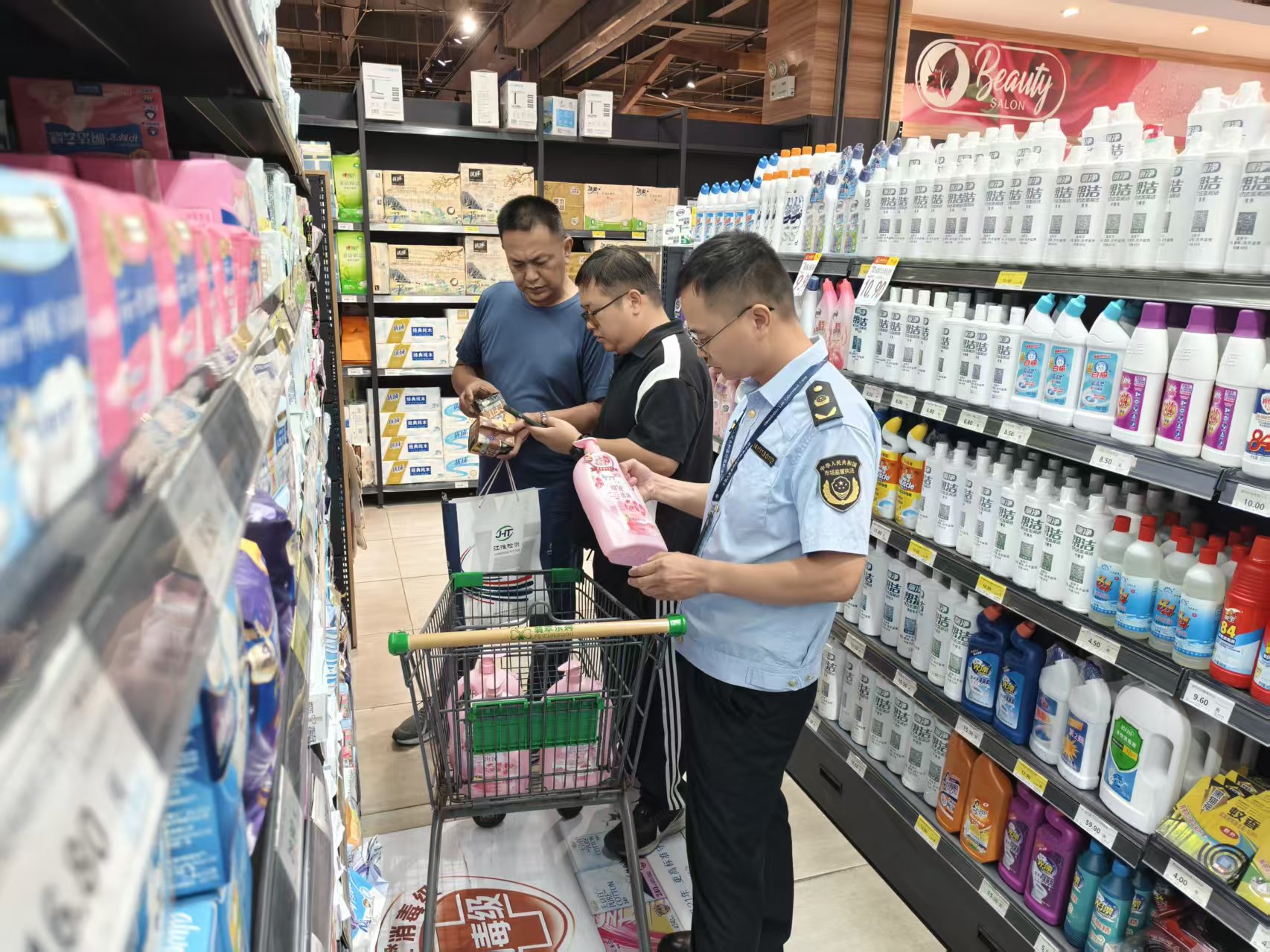 广昌县市场监督管理局扎实开展日用品、眼镜、校服产品质量专项监督抽检工作